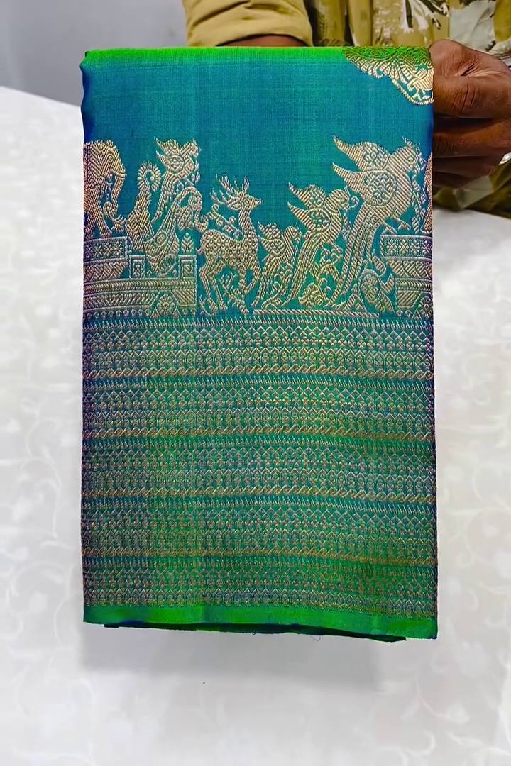 Amazing Green Soft Silk Saree with Zari Work